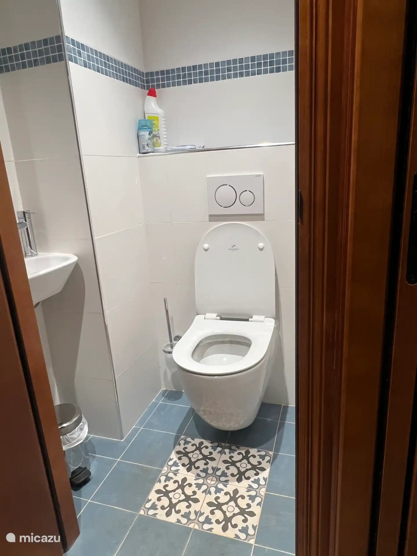 The new WC room next to the bathroom.