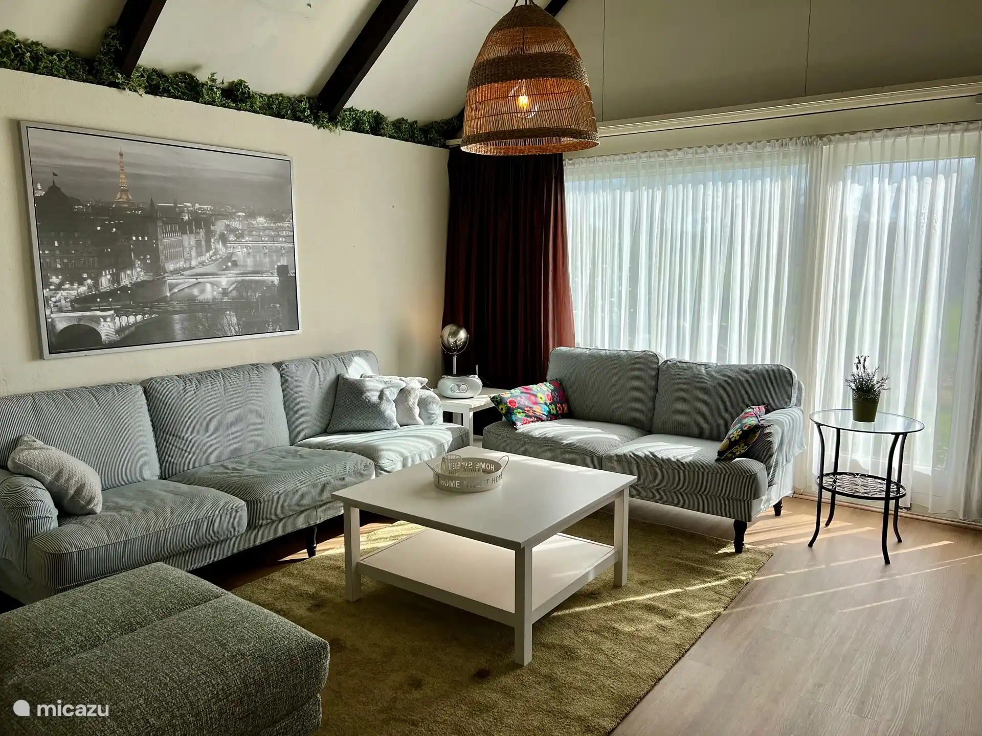 Sitting area living room.