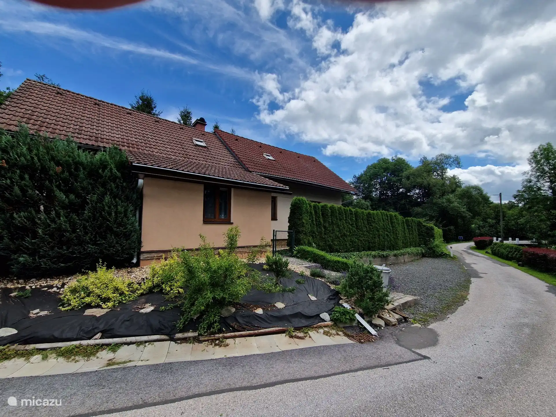 Aparcamiento para 2-3 coches