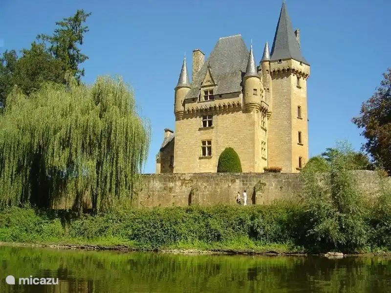 In der Umgebung gibt es mehrere Schlösser zu besichtigen.