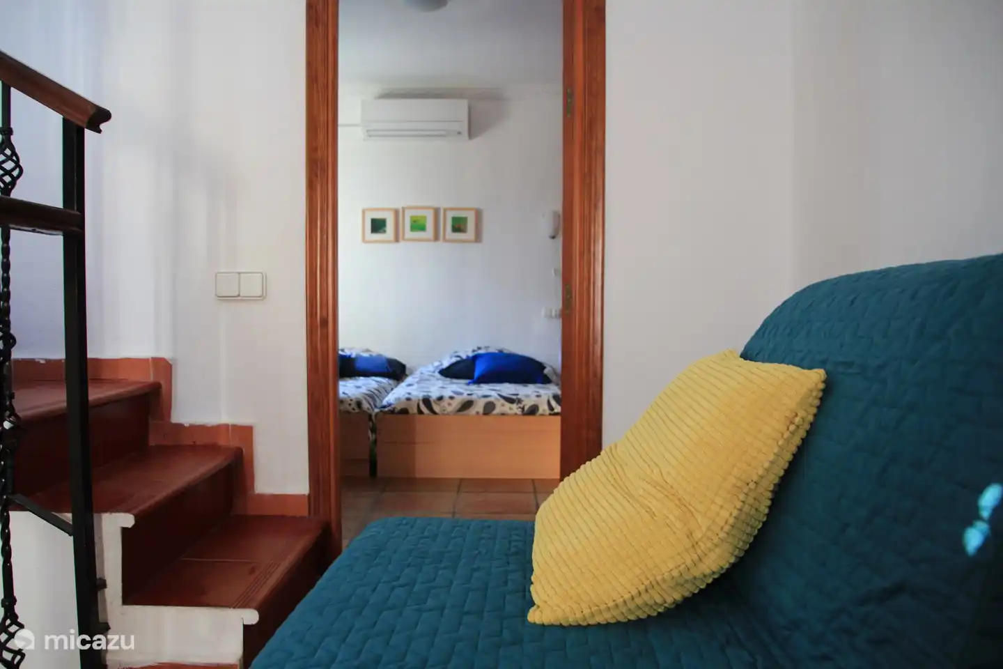 Rellano con sofá cama