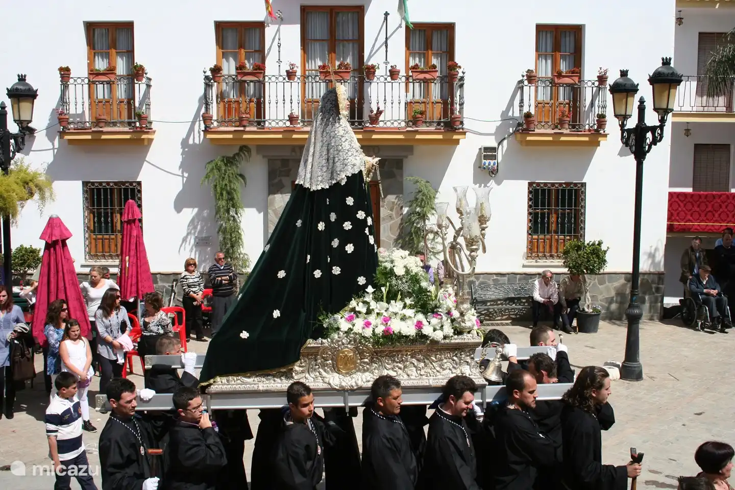 Procesión Semana Santa en Guaro