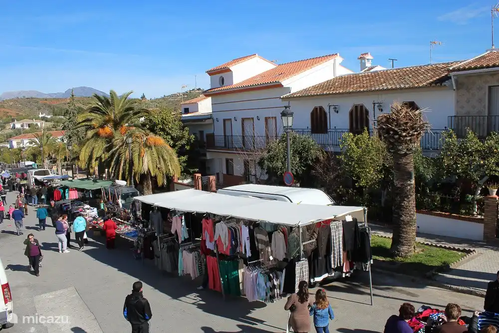 Todos los jueves por la mañana hay mercado en Guaro