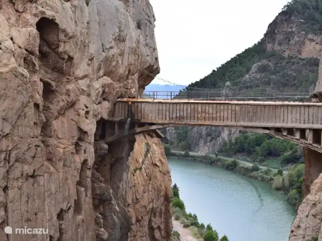 Location de Vacances Espagne, Andalousie, Guaro, maison de vacances - Casa Sonrisa Camino del Rey - sentier de randonnée restauré le long de parois rocheuses spectaculaires.