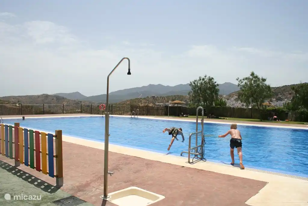 Piscina en Guaro