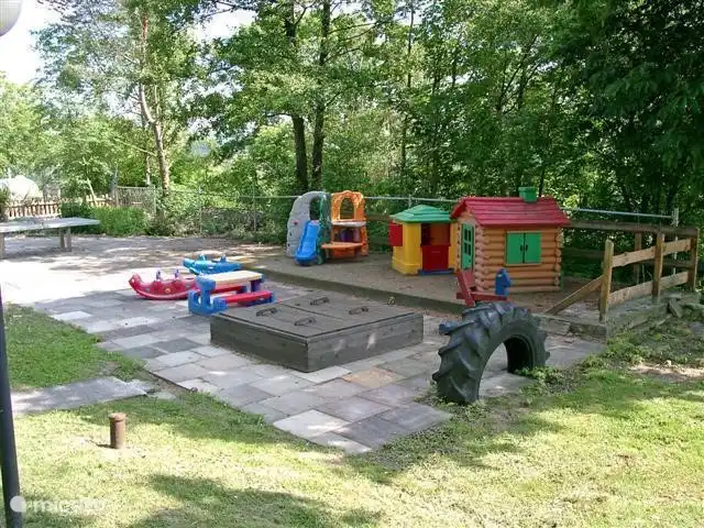 Location de Vacances Allemagne, Sauerland, Husen - Lichtenau, maison mitoyenne - EuropeFeriendorf C7 aire de jeux pour tout-petits