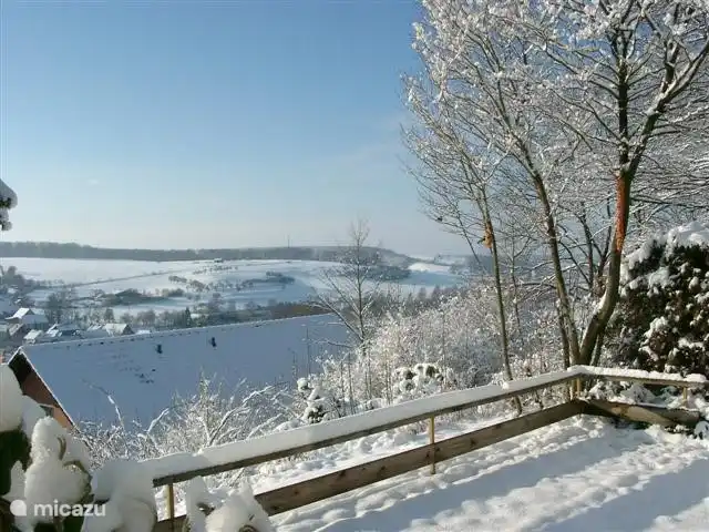 Location de Vacances Allemagne, Sauerland, Husen - Lichtenau, maison mitoyenne - EuropeFeriendorf C7 vue de la chambre, en hiver