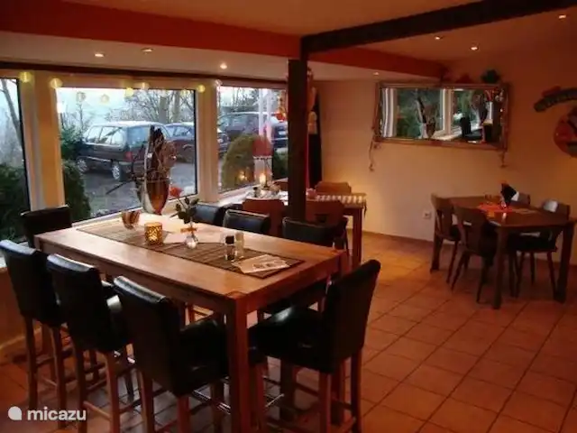 Location de Vacances Allemagne, Sauerland, Husen - Lichtenau, maison mitoyenne - EuropeFeriendorf C7 restaurant sur le parc d'hiver Winterberg