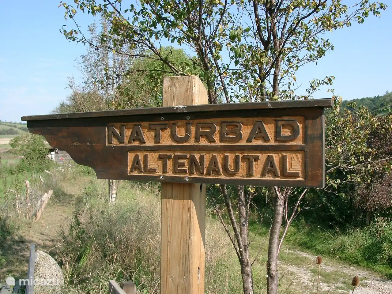 Spazierweg zum Schwimmbad in Atteln