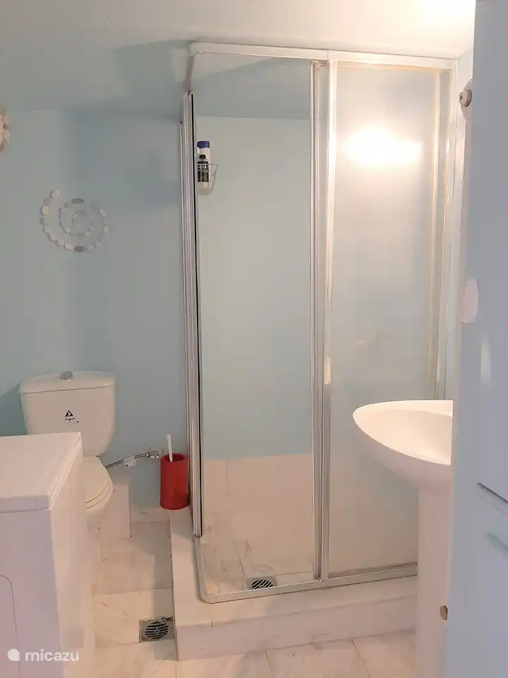 Bathroom with washing machine