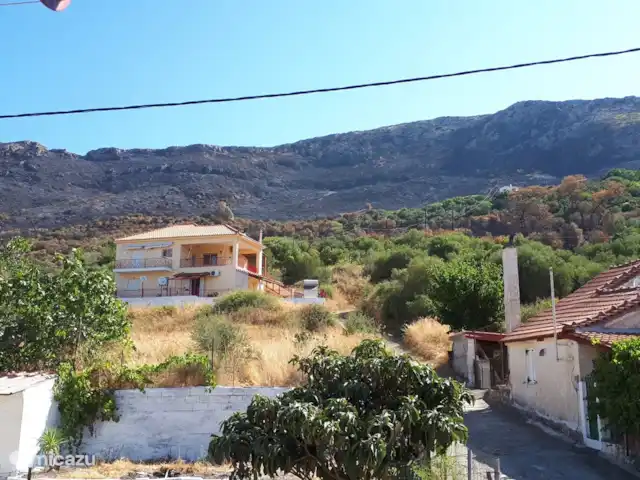 Paradisi Edo en Grecia, Peloponeso, Germa - casa vacacional Mani es mejor conocido por los propios griegos: la mayoría de los turistas van a las islas. '¡Mani es la mejor!' dicen los griegos. Sin turismo de masas .. vista de la montaña y los vecinos.