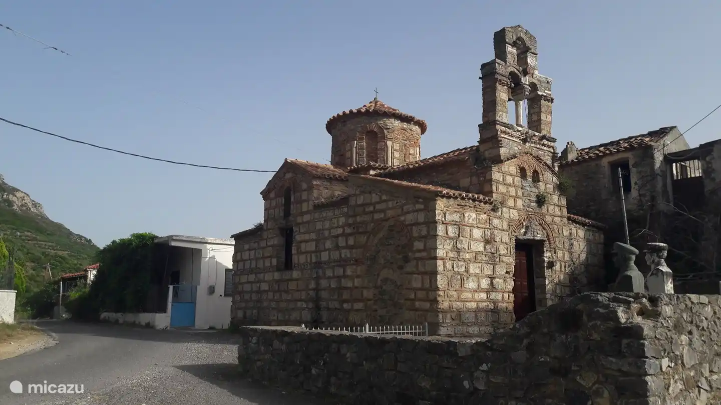 The old special church with the dilapidated monastery. Unfortunately we do not have the key.