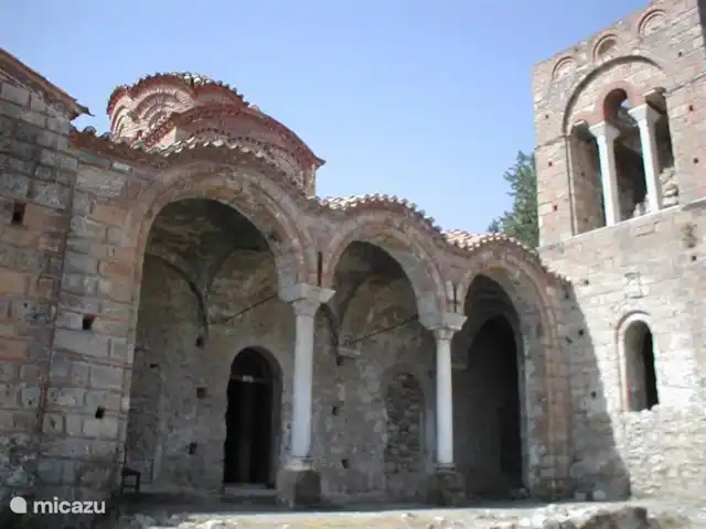 Paradisi Edo en Grecia, Peloponeso, Germa - casa vacacional Mistras
se encuentra cerca de Sparti y es una antigua ciudadela con numerosos monasterios e iglesias, etc. ¡Muy digno de ver!