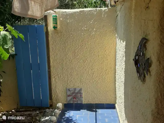 Paradisi Edo en Grecia, Peloponeso, Germa - casa vacacional en verano la ducha al aire libre es maravillosa. ducharse por la noche bajo el cielo estrellado. :)