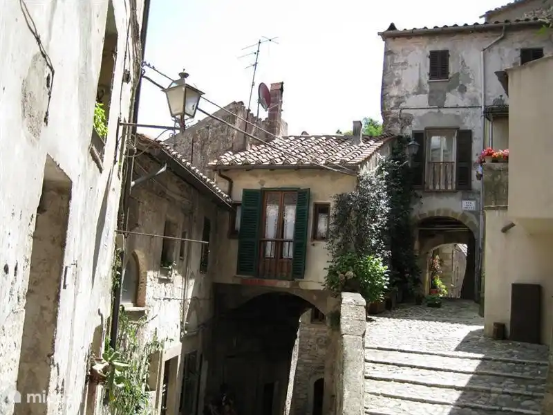 Cozy Straßen von Sorano.