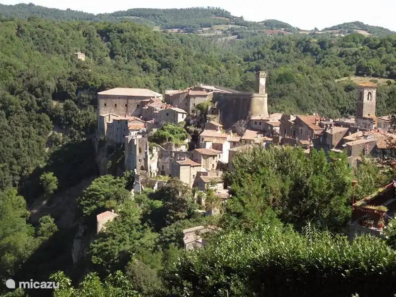 Sorano, von San Rocco, erreichbar über die Via Cava.