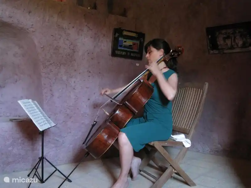 Sorano, Partei Zuteilung mit Kunst und klassische Musik.