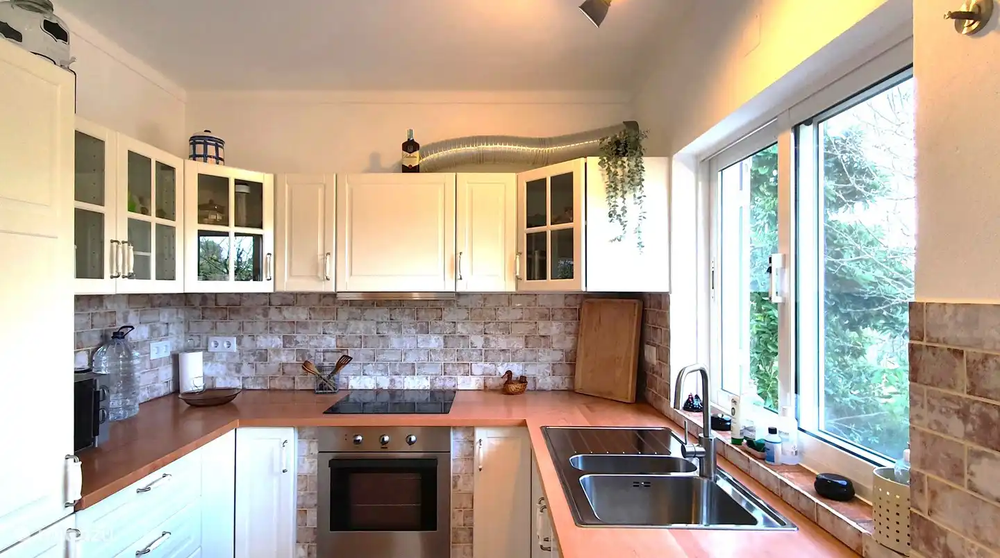 Mae Home in Portugal, Algarve, Quelfes - Villa