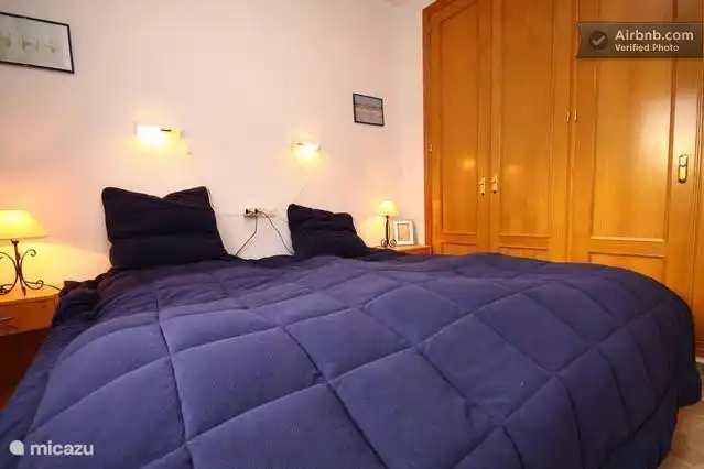 Ein Schlafzimmer mit 2 1-Personen-Bett