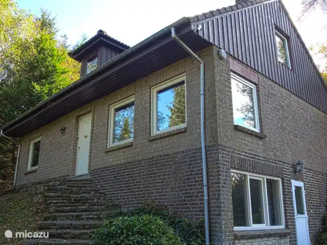 villa en Bélgica, Ardenas, Dochamps – Bonvie La villa tiene mucho contenido con tres plantas.