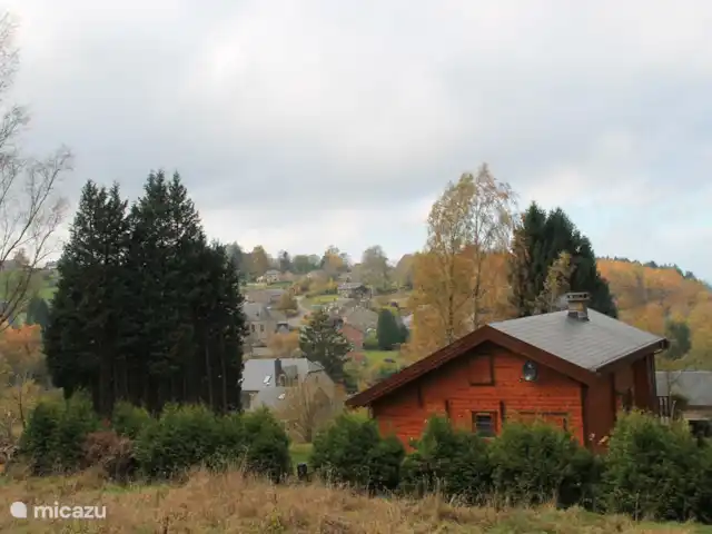 villa en Bélgica, Ardenas, Dochamps – Bonvie La vista desde el jardín.