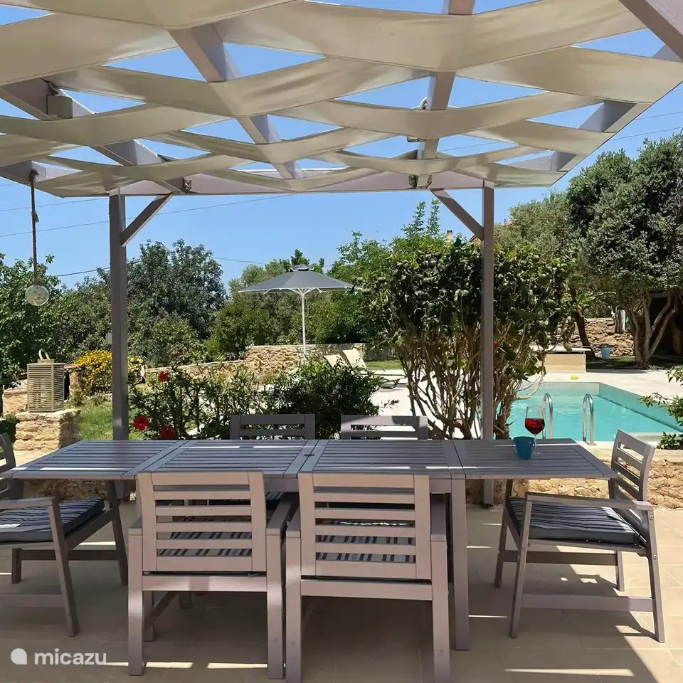 Jasmin und Oliven in Griechenland, Kreta, Perama - Reihenhaus