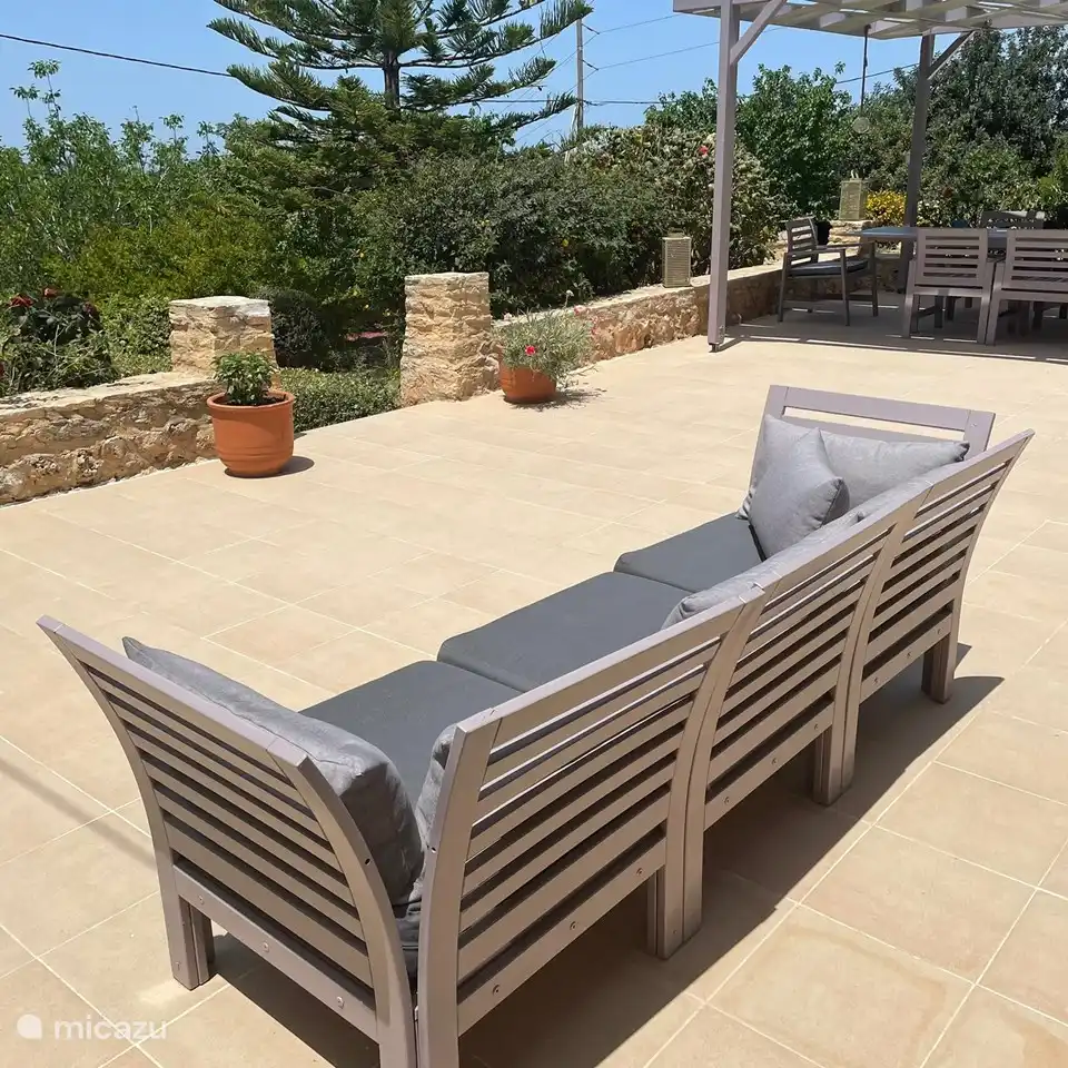 Jasmin und Oliven in Griechenland, Kreta, Perama - Reihenhaus