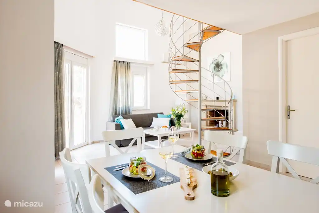 Jasmin und Oliven in Griechenland, Kreta, Perama - Reihenhaus