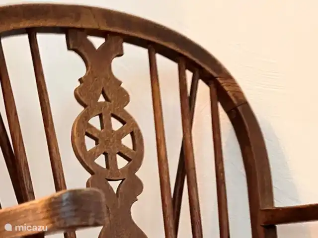 appartement huren in Frankrijk, Gard, Molières-sur-Cèze – De Bakkerij De comfortabele Windsorstoel in de slaapkamer.