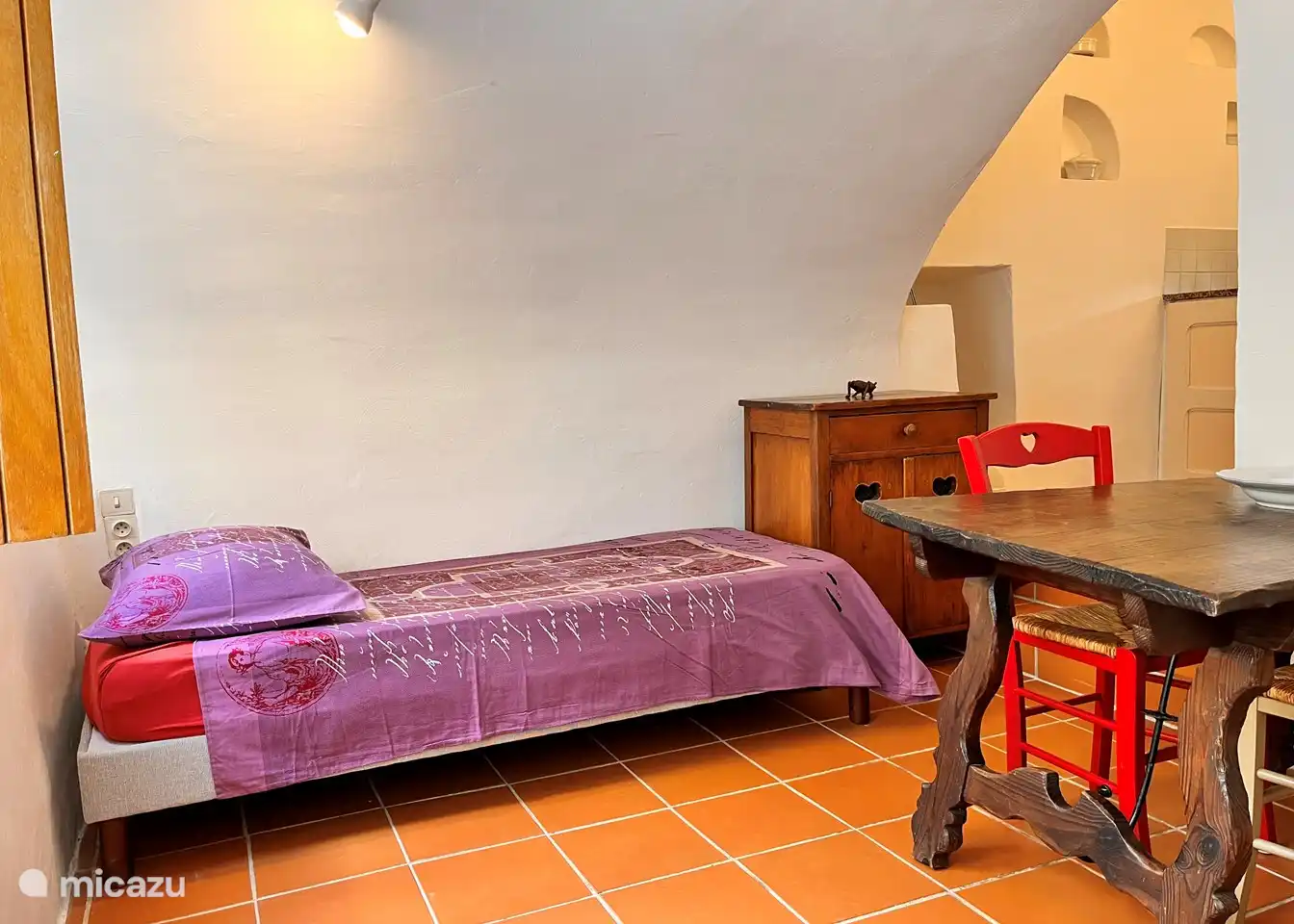 In orde gemaakt voor drie gasten.
