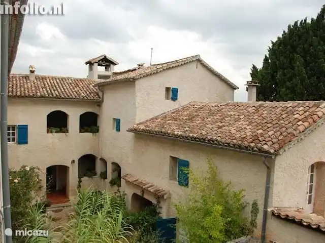 Mas Blanc, Het Zonnehuis 6 pers. | France, Gard, Molières-sur-Cèze - maison de vacances Au Mas Blanc il y a un 2, 4 et un 6 pers. huis Au 12ème siècle, les moines bénédictins ont choisi ce lieu merveilleux. La belle vue sur les Cévennes témoigne encore chaque jour de leur sens de la beauté. Vous y trouverez calme, nature, piscine et beaucoup de SOLEIL