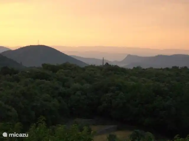 Mas Blanc, Het Zonnehuis 6 pers. | France, Gard, Molières-sur-Cèze - maison de vacances Un lever de soleil vu de votre chambre.
