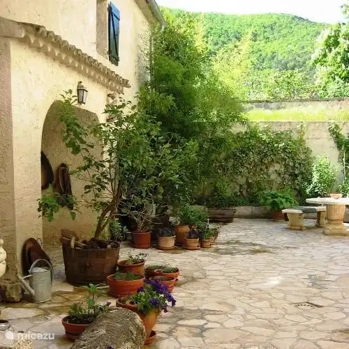 The courtyard of the Mas Blanc.