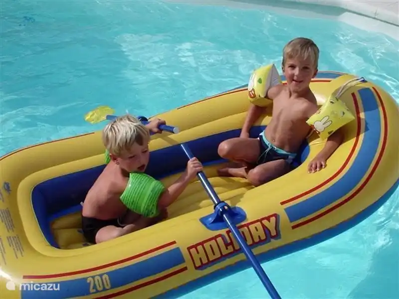 Vakantieplezier voor 2 in het zwembad