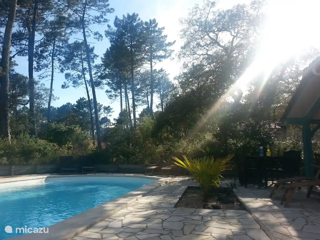 Rust aan het zwembad