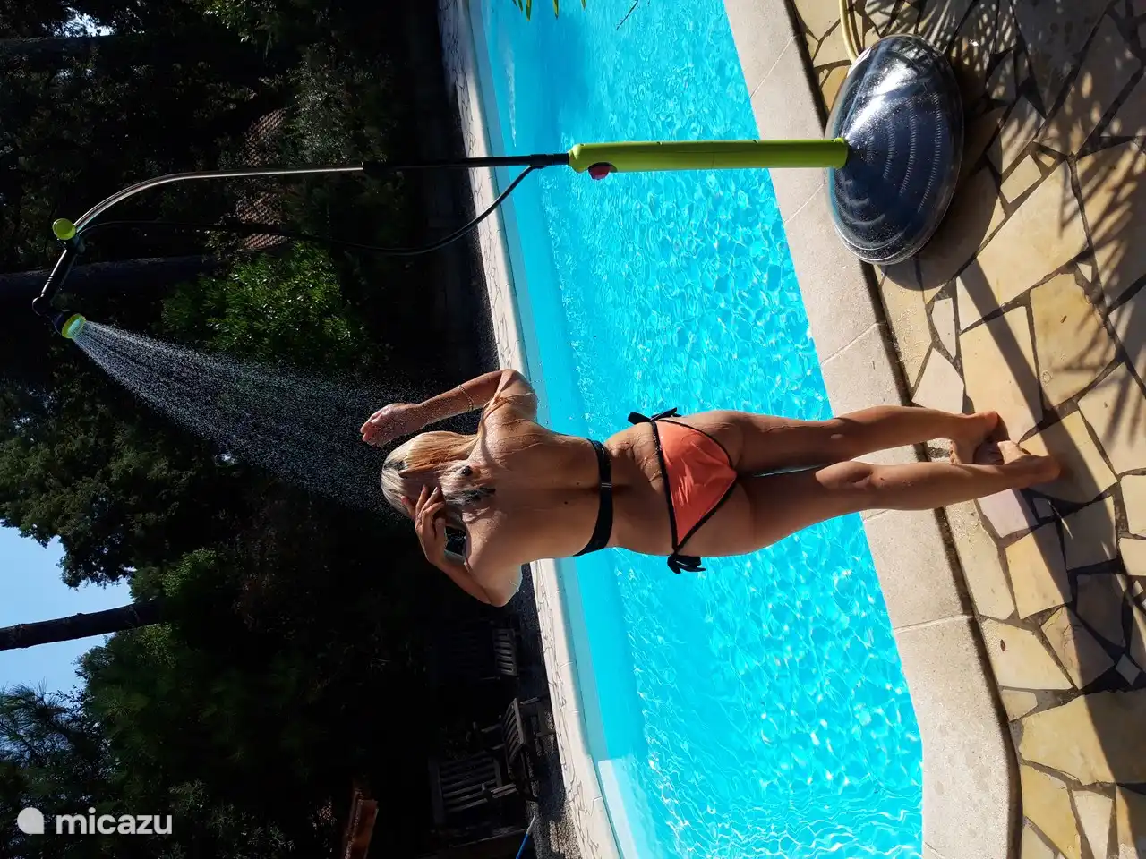 Solardouche voor een verfrissende duik