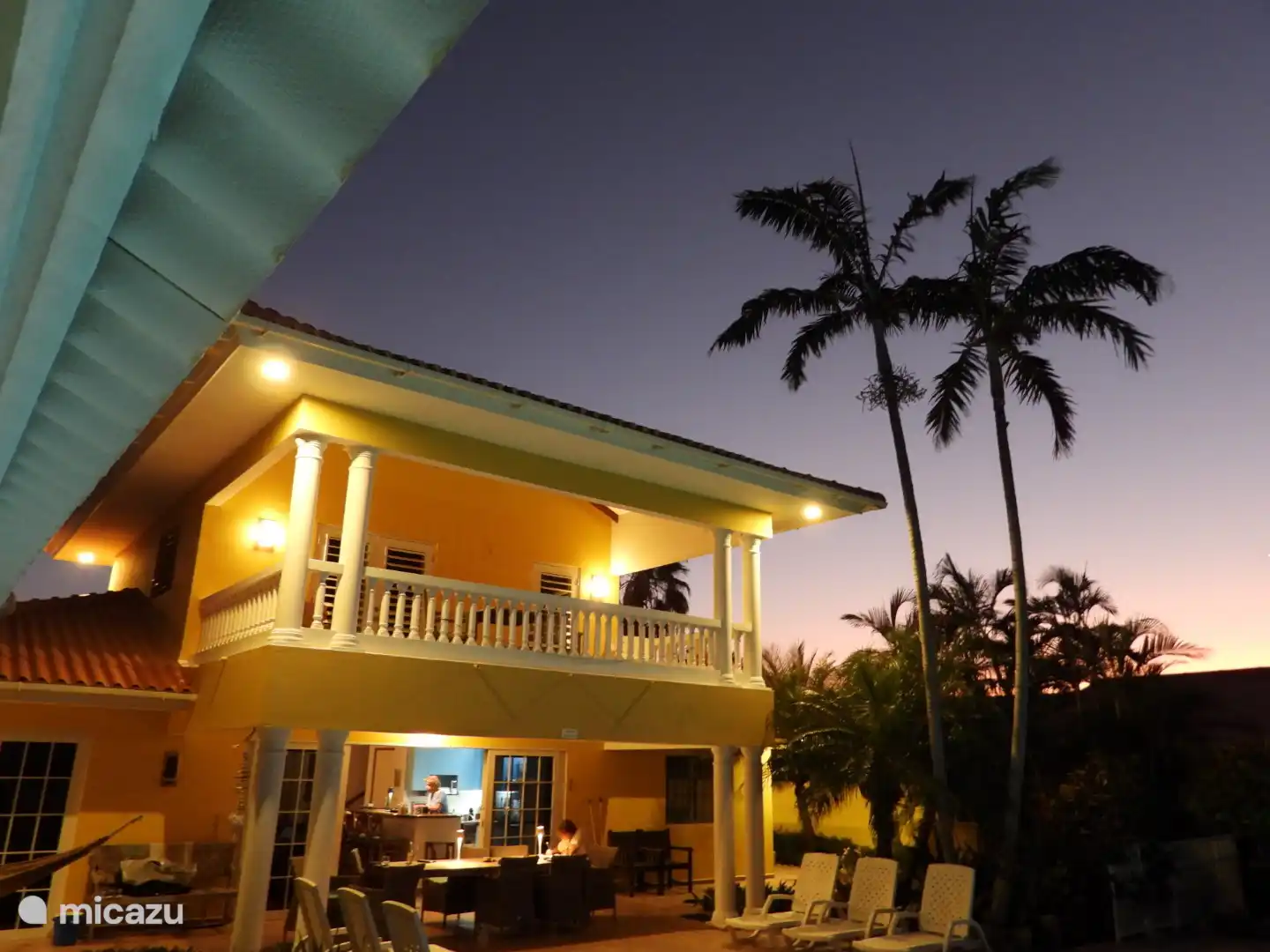 Disfruta de la terraza.