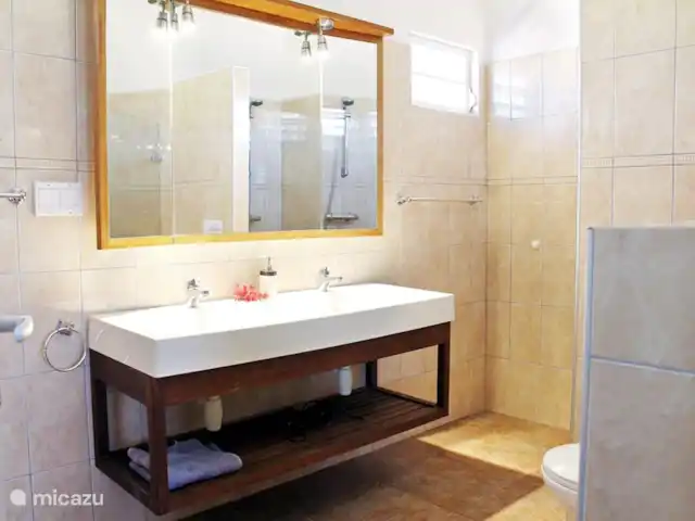 Kas na Nort | Curaçao, Curaçao-Centre, Sunset Heights - villa La salle de bain principale