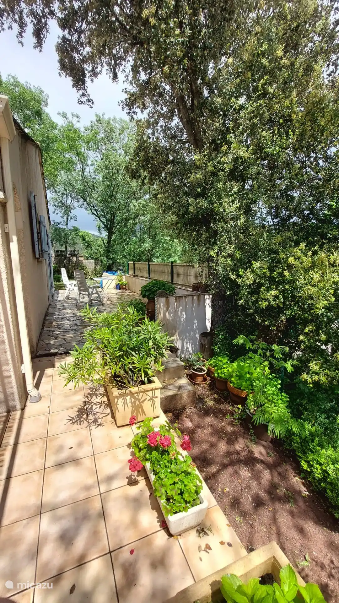 Rechte Seitenterrasse