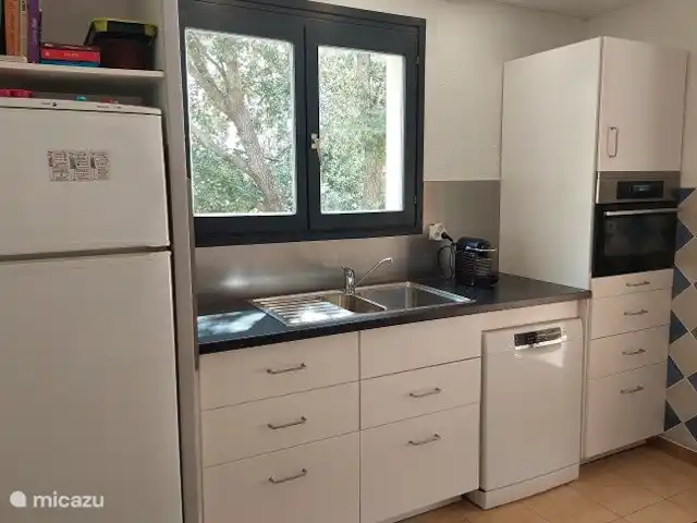 Casa Frangoille en Francia, Hérault, La Tour-sur-Orb - casa vacacional Encimera nueva que incluye equipamiento moderno