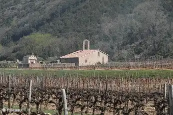 Eine dreizehnte Jahrhundert Kirche in La Tour sur Orb.