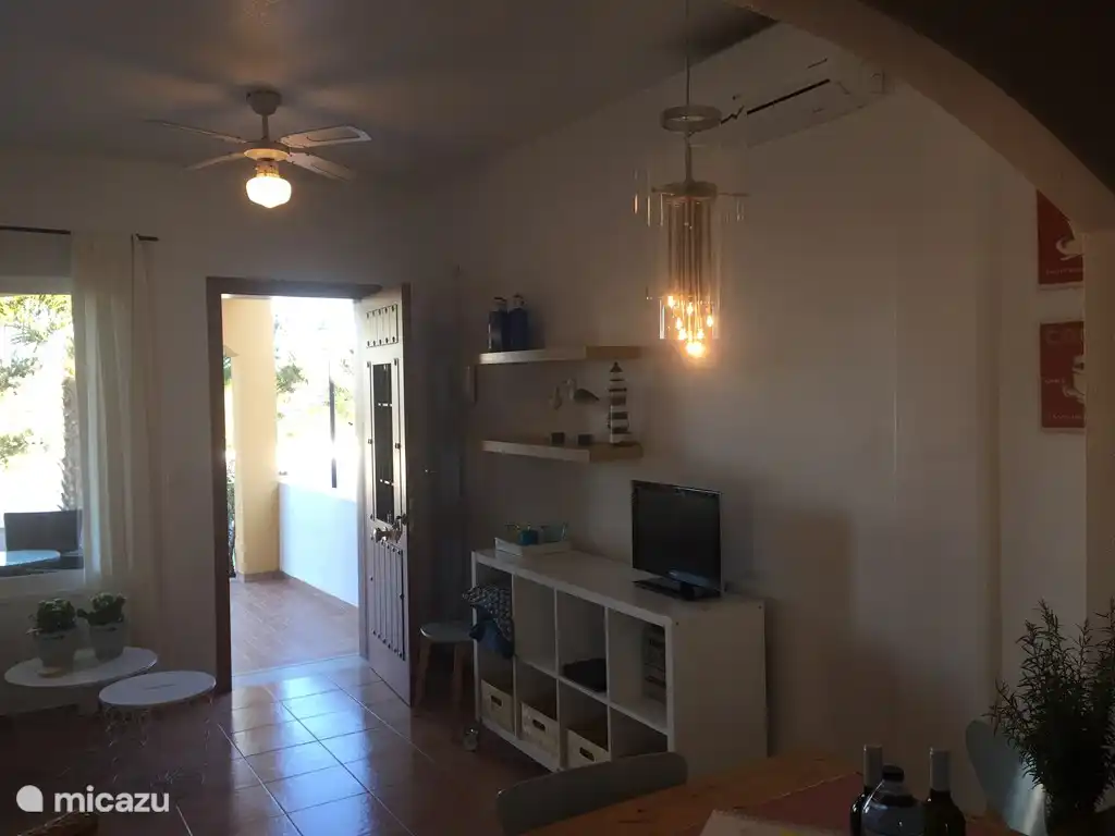 Sehr attraktiv Interieur. Deckenventilatoren. Heizung und Klimaanlage. Prima über Winterbedingungen.