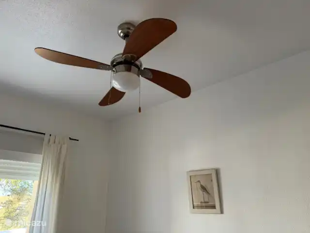 Casa Montana - Dicht bij de kust huren in Spanje, Costa Cálida, Mazarrón - bungalow Plafond ventilatoren in beide slaapkamers. Ruime kasten en hoge kwaliteitsbedden. Dekens, lakens en goede kussen voorradig.