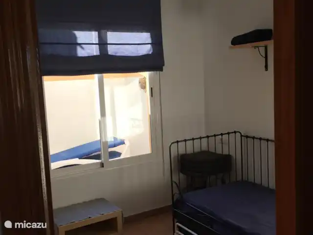 Casa Montana - Dicht bij de kust huren in Spanje, Costa Cálida, Mazarrón - bungalow 2e slaapkamer voorzien van 2 1-persoonsbedden. Tevens babybed en kinderstoel aanwezig.