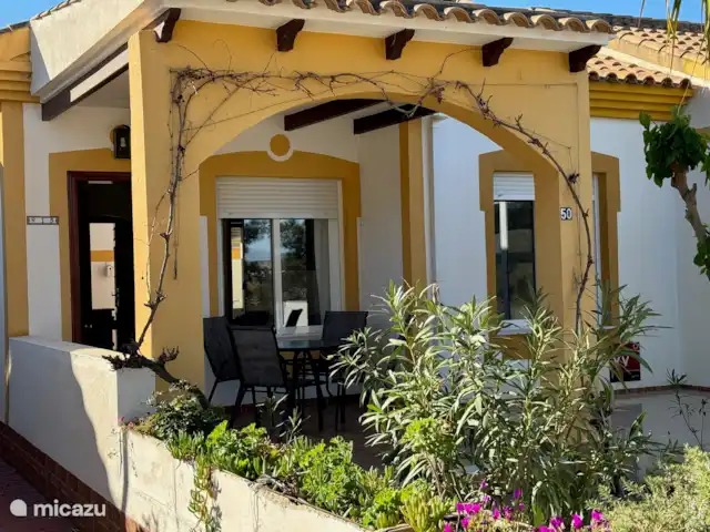 Casa Montana - Dicht bij de kust huren in Spanje, Costa Cálida, Mazarrón - bungalow Alle ramen voorzien van shutters. Sterke airco. Prima verwarming voor de vele overwinter-gasten die graag gebruik maken van Casa Montana.