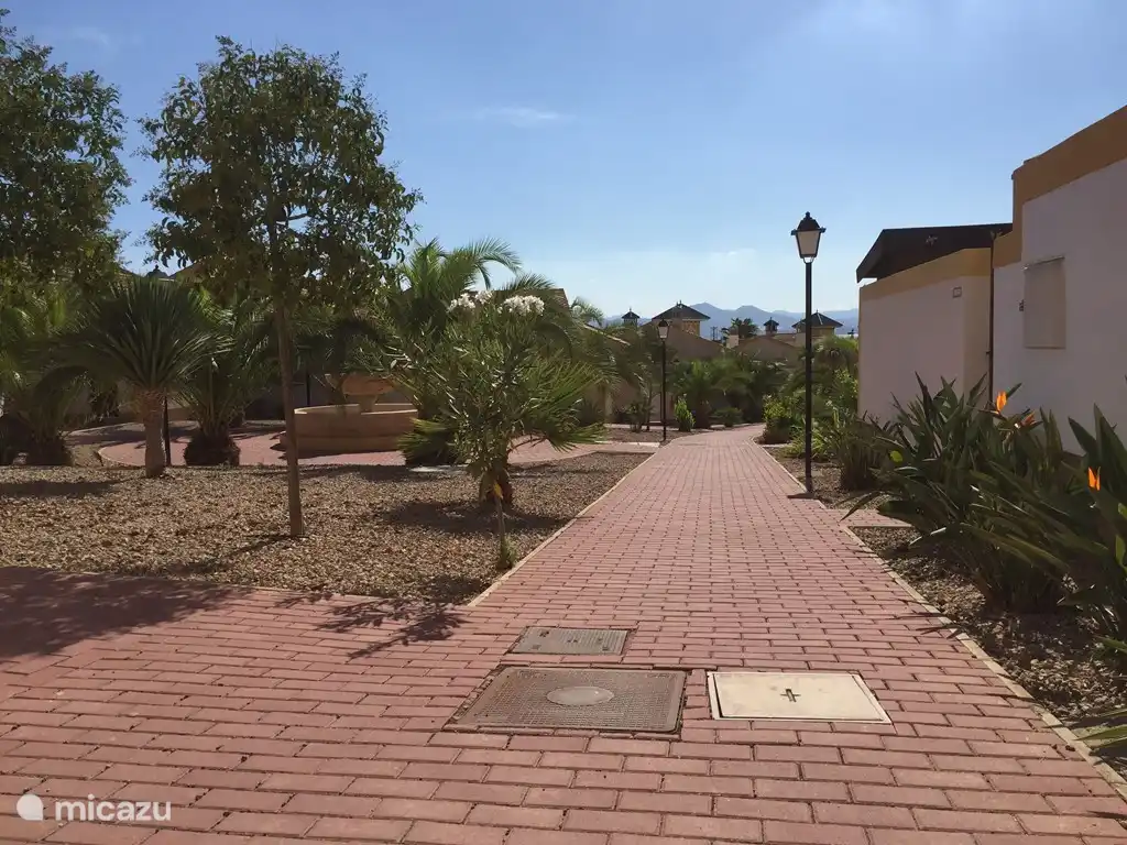 Schöne Gärten auf der Rückseite der Casa Montana.