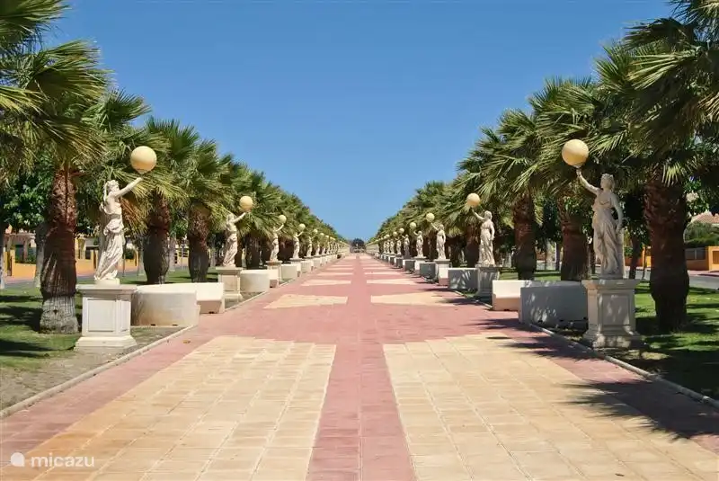 Die Einfahrt des Ortes Mazarron Country Club, ist Casa Montana.