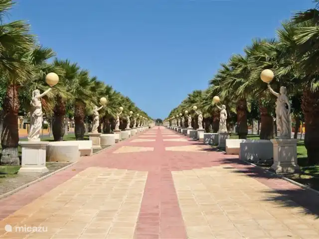 Casa Montana - Dicht bij de kust huren in Spanje, Costa Cálida, Mazarrón - bungalow De oprit van het resort Mazarron Country Club waar Casa Montana zich bevind.