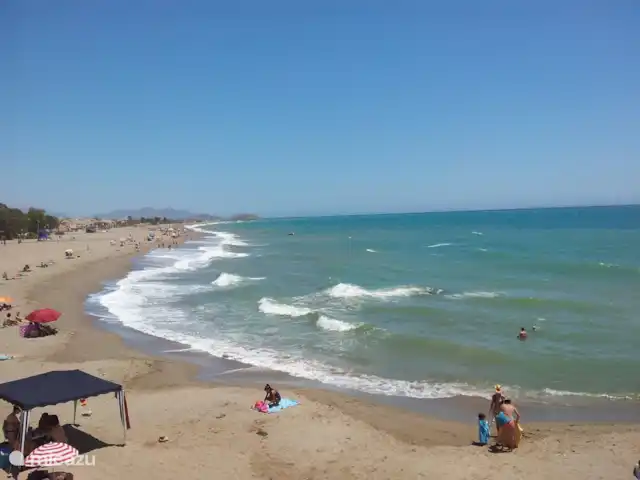Casa Montana - Dicht bij de kust huren in Spanje, Costa Cálida, Mazarrón - bungalow Bezoek één van de vele stranden in de buurt.
Bolnuevo, Puerto de Mazarron, Isla Plana en La Azohia zijn fantastische echt Spaanse badplaatsjes aan de kust.
Vergeet zeker niet een bezoek aan de baaitjes van Puntas de Calnegre en neem daar een maaltijd op het strand.