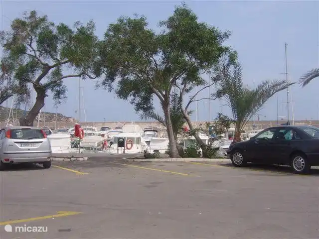 Der Hafen in Puerto de Mazarron erneuert wird, ist es schön! Der Boulevard ist komplett erneuert und einen Besuch wert.